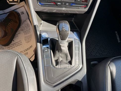 Certified 2024 Volkswagen Tiguan SE R-Line FWD image 28