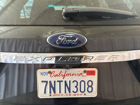 Used 2016 Ford Explorer Limited FWD image 13
