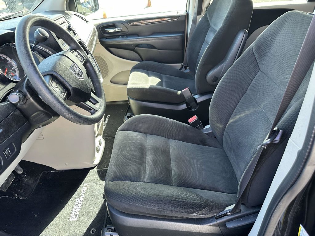 Used 2015 Dodge Grand Caravan American Value Package FWD image 16