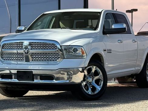 Used 2017 RAM 1500 Laramie AWD/4WD image 2