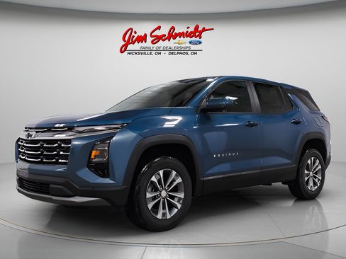 New 2026 Chevrolet Equinox LT w/ Safety and Technology Package FWD image 3