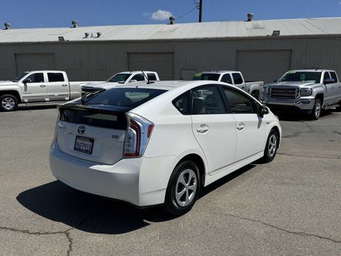 Used 2013 Toyota Prius Four image 9