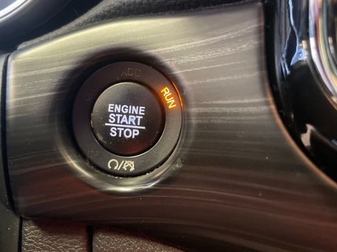 Used 2020 Jeep Grand Cherokee Altitude RWD image 22