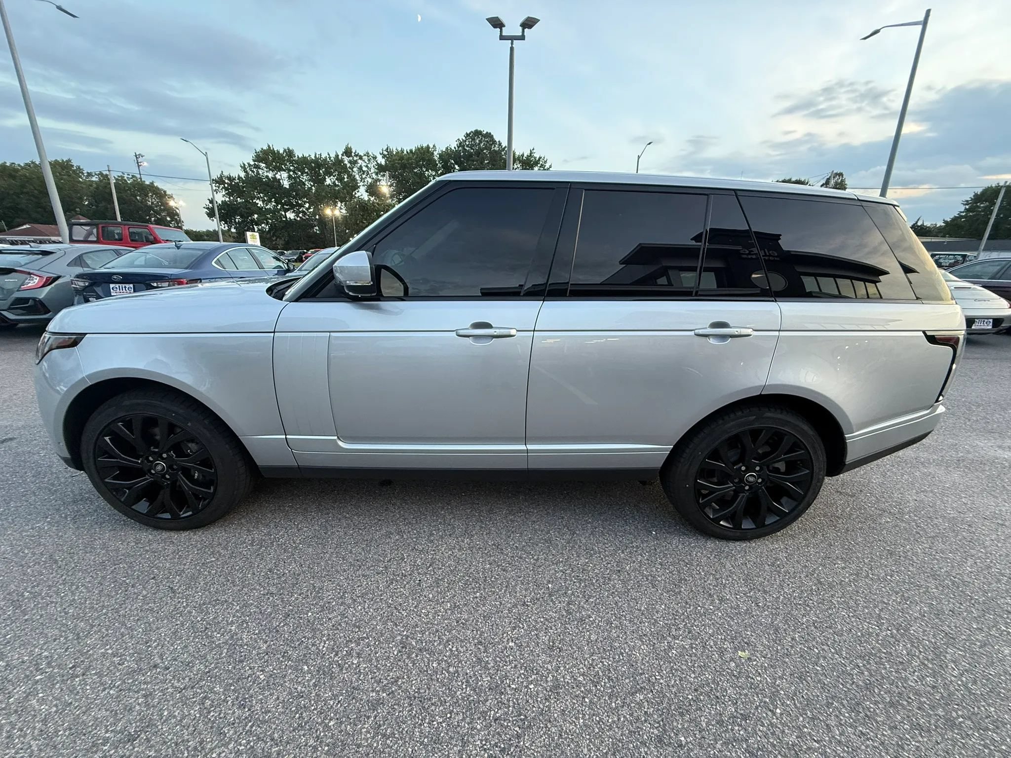 Used 2020 Land Rover Range Rover HSE AWD/4WD image 4
