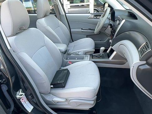 Used 2012 Subaru Forester 2.5X Premium w/ All-Weather Pkg image 20