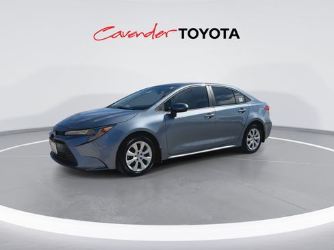 Certified 2025 Toyota Corolla LE FWD image 4