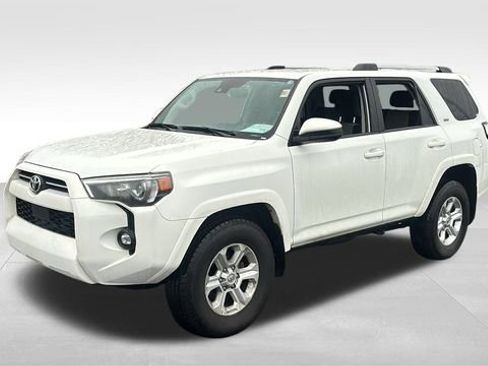 Used 2024 Toyota 4Runner SR5 image 3