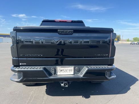 Certified 2025 Chevrolet Silverado 1500 Custom w/ LPO, Dark Essentials Package RWD image 5