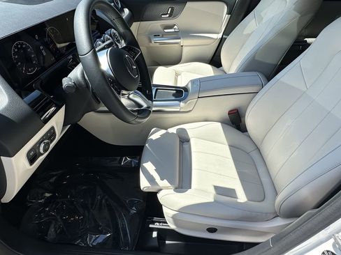 Certified 2025 Mercedes-Benz GLA 250 image 10