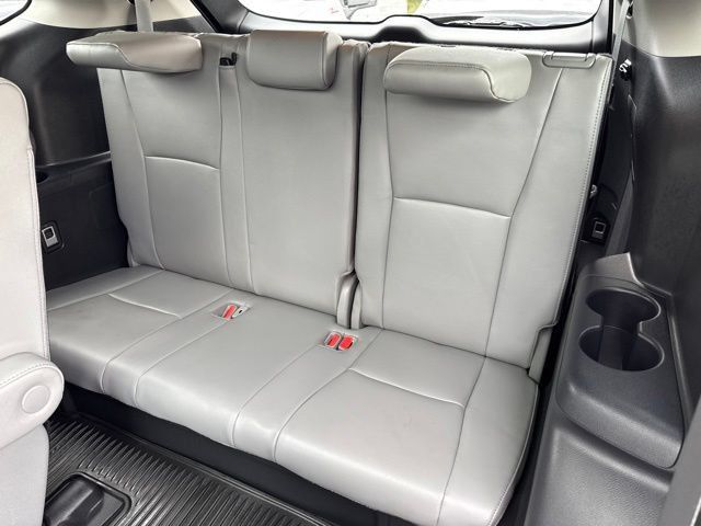 Used 2023 Toyota Highlander Platinum AWD/4WD image 7
