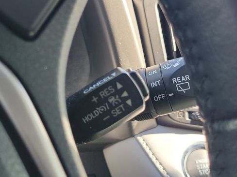 Used 2018 Toyota RAV4 XLE FWD image 37