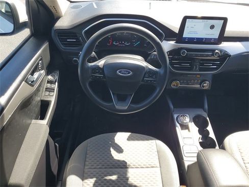 Used 2020 Ford Escape SE image 15