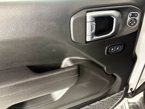 Used 2023 Jeep Wrangler Unlimited w/ Cold Weather Group AWD/4WD image 20