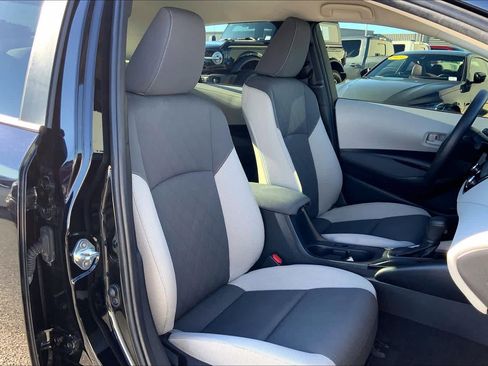 Used 2024 Toyota Corolla LE w/ LE Convenience Package image 8
