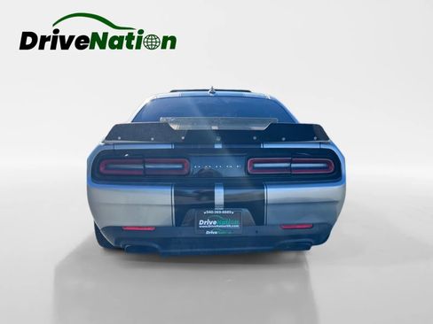 Used 2015 Dodge Challenger SRT image 6