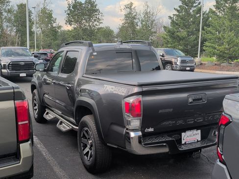 Certified 2022 Toyota Tacoma TRD Off-Road AWD/4WD image 5