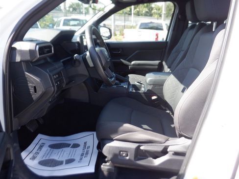 Used 2024 Toyota Tacoma SR image 7