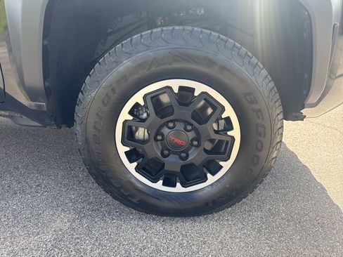 Used 2024 Toyota Tacoma TRD Off-Road AWD/4WD image 34