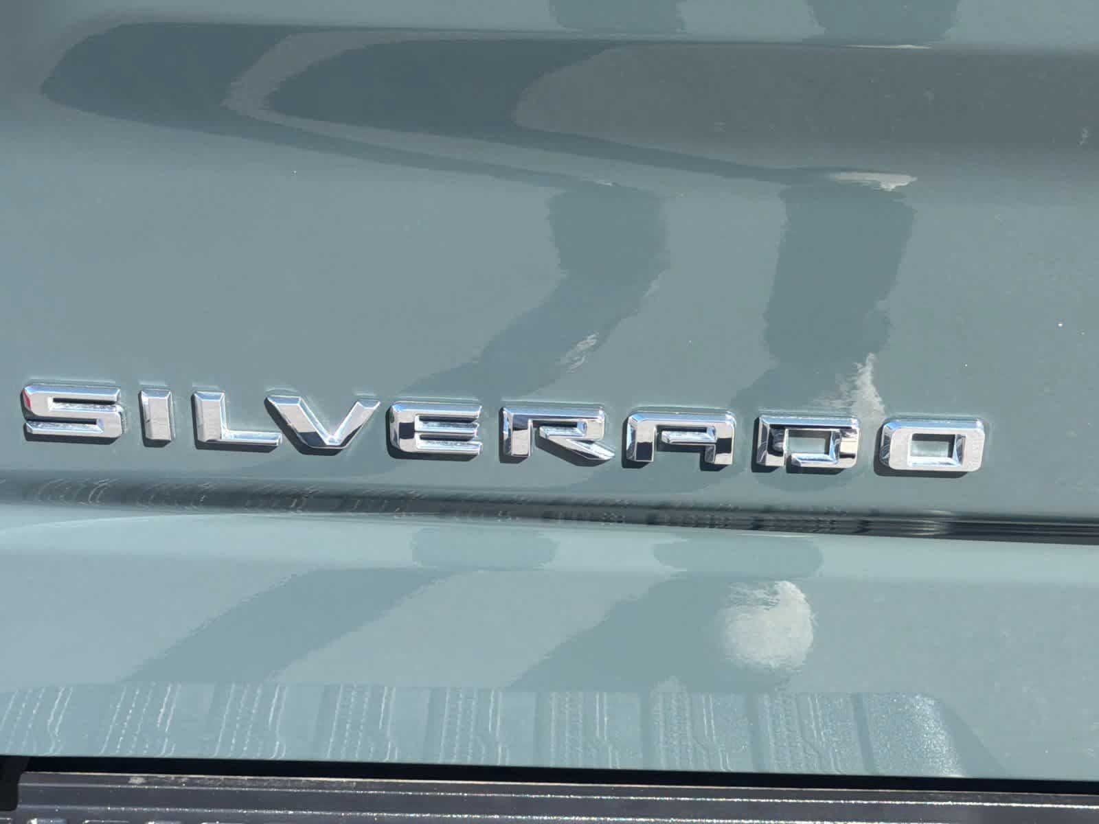 Used 2025 Chevrolet Silverado 1500 LT AWD/4WD image 31