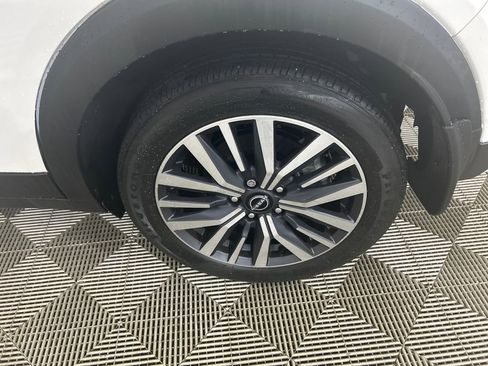 Used 2022 Nissan Kicks SV image 10