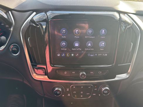 Used 2023 Chevrolet Traverse LT FWD image 13
