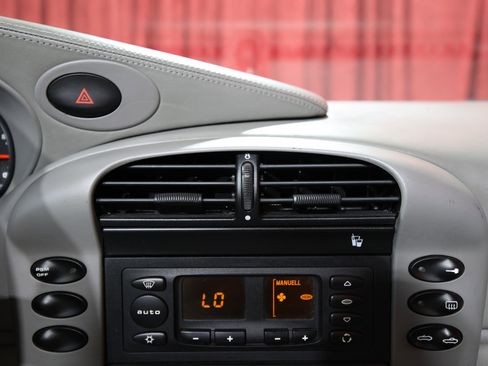 Used 2003 Porsche 911 Carrera image 20