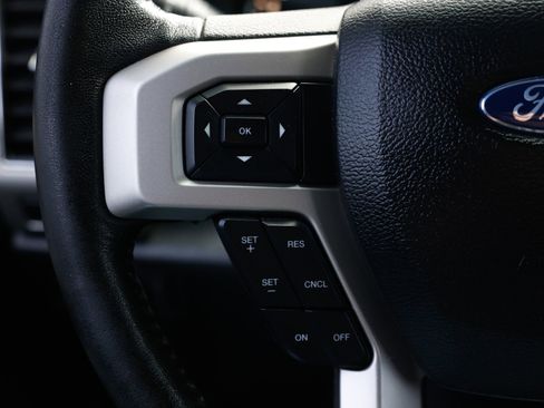 Used 2019 Ford F150 Lariat image 29