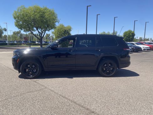 Used 2023 Jeep Grand Cherokee L Laredo AWD/4WD image 3