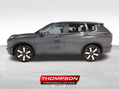 Used 2025 Mitsubishi Outlander SE AWD/4WD image 1