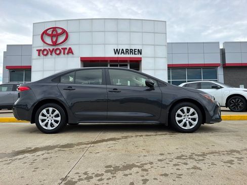 Used 2024 Toyota Corolla LE FWD image 3