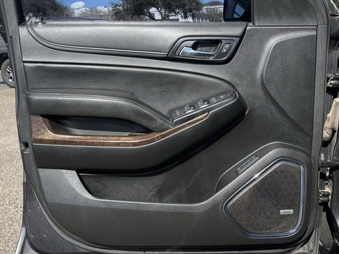 Used 2018 Chevrolet Suburban LT w/ Luxury Package image 7