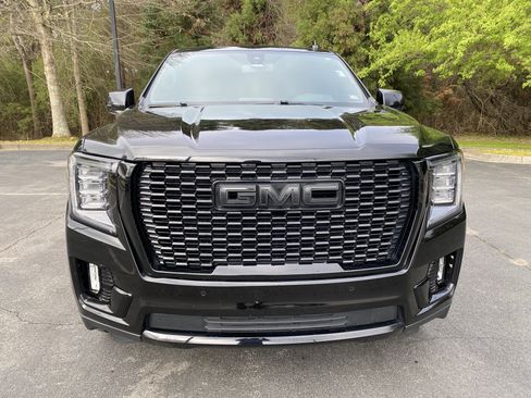 Used 2021 GMC Yukon SLT image 3