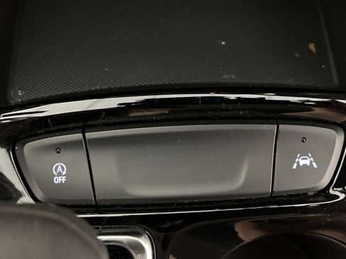 Used 2025 Chevrolet Trax LT image 45