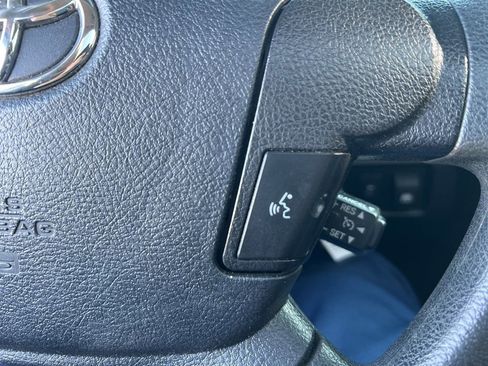 Used 2012 Toyota Tundra 4x4 CrewMax image 20