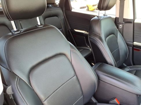 Used 2022 Ford Escape SEL FWD image 12