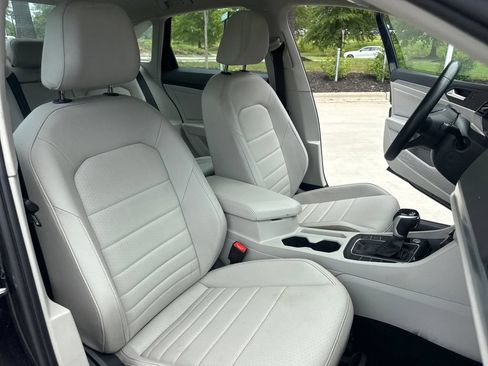 Used 2023 Volkswagen Jetta SE FWD image 34