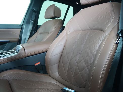 Certified 2025 BMW X5 xDrive40i image 10