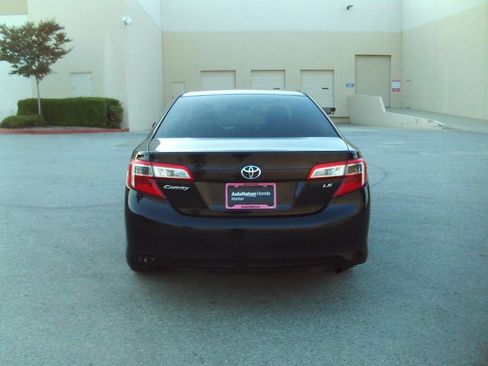 Used 2012 Toyota Camry LE image 12