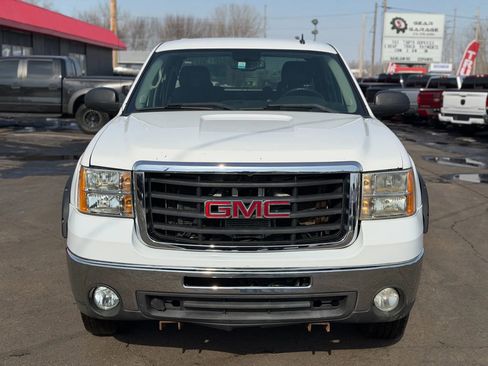 Used 2009 GMC Sierra 2500 SLE w/ Convenience Package image 2