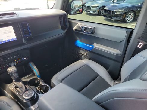 Used 2023 Ford Bronco Black Diamond AWD/4WD image 14