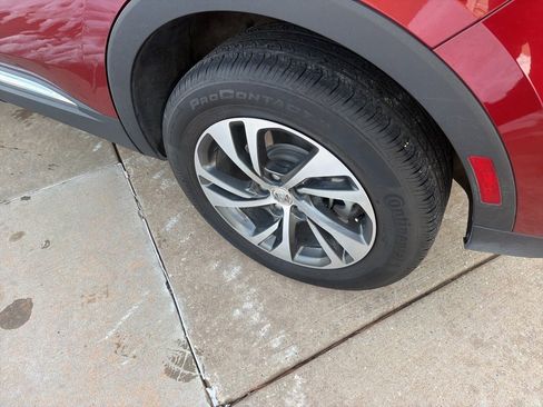 Used 2023 Buick Envision Essence image 32