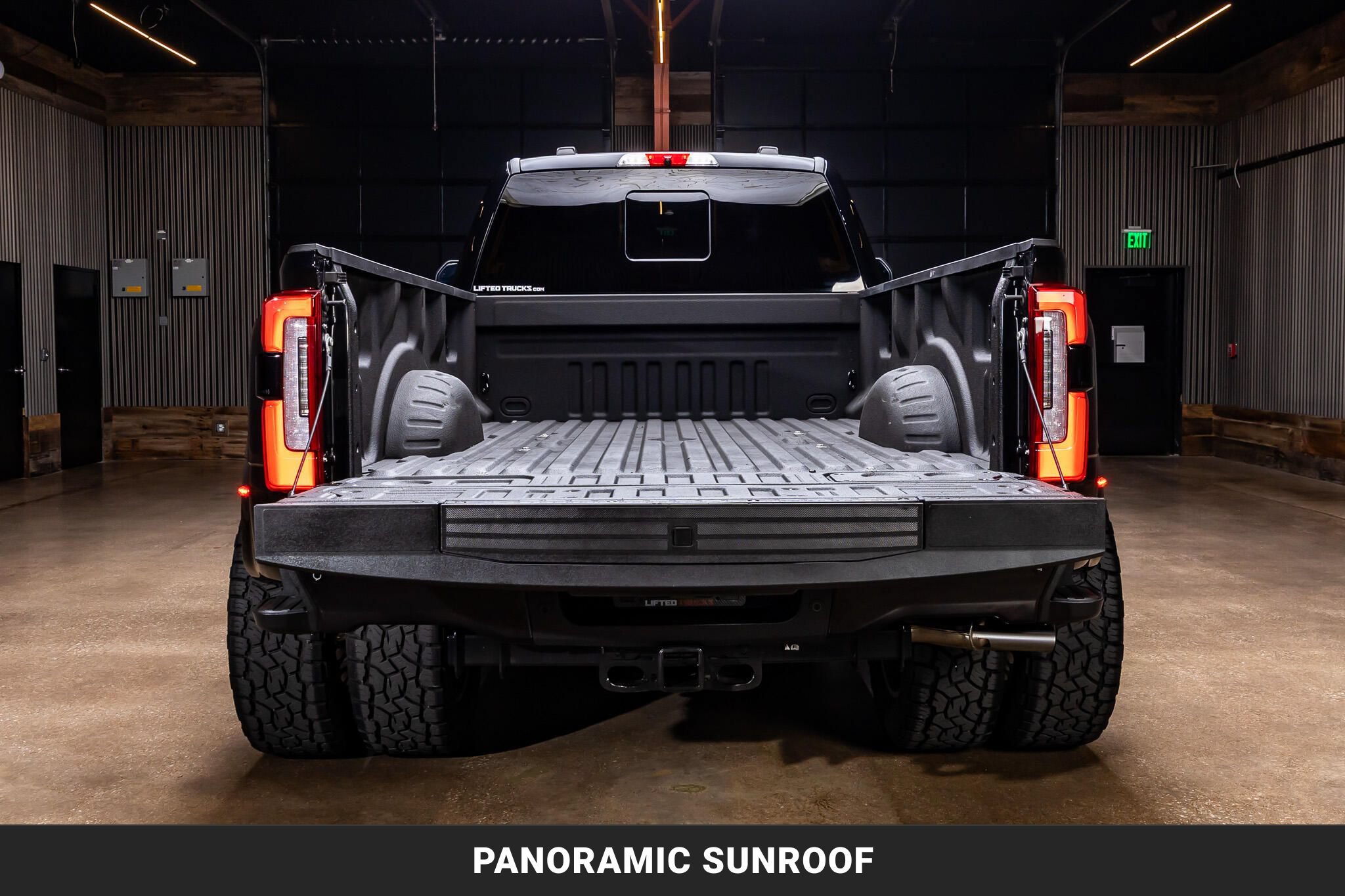 Used 2025 Ford F350 Platinum w/ FX4 Off-Road Package AWD/4WD image 8