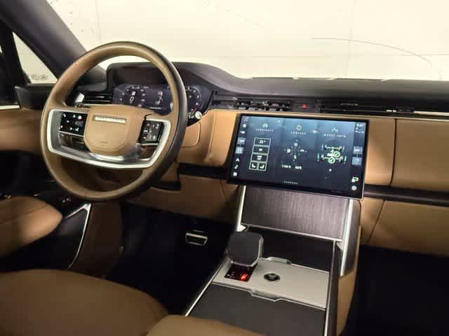 Used 2025 Land Rover Range Rover SE AWD/4WD image 17