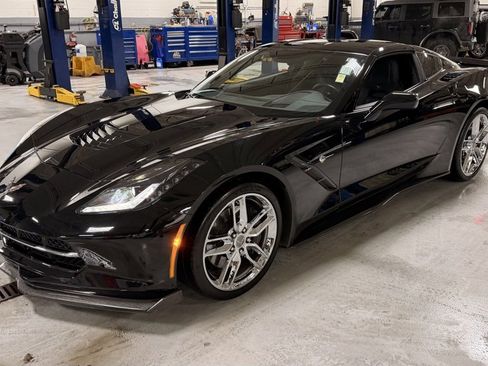 Used 2015 Chevrolet Corvette Stingray Z51 w/ 2LT Preferred Equipment Group image 4