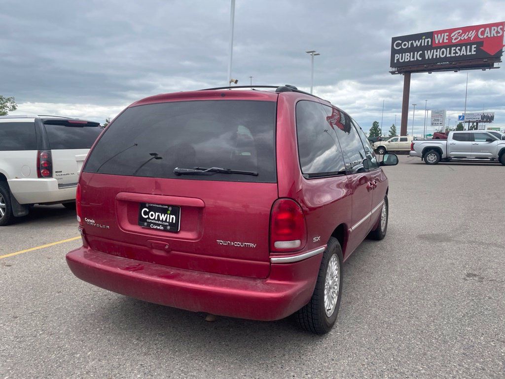 Used 1997 Chrysler Town & Country SX FWD image 12
