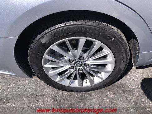 Used 2018 Toyota Avalon Limited w/ Carpet Mat Package FWD image 25