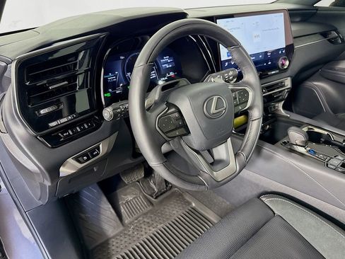 Certified 2025 Lexus RX 450h AWD w/ Convenience Package image 9