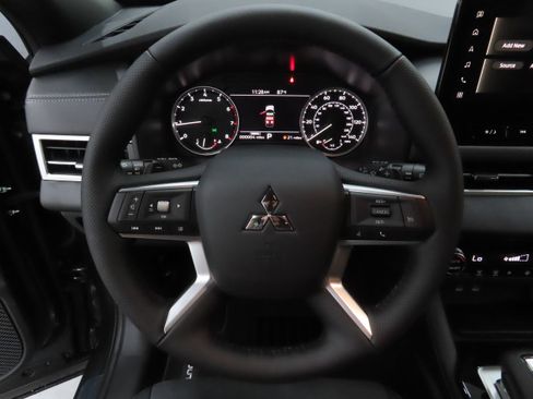 New 2026 Mitsubishi Outlander LE FWD image 15