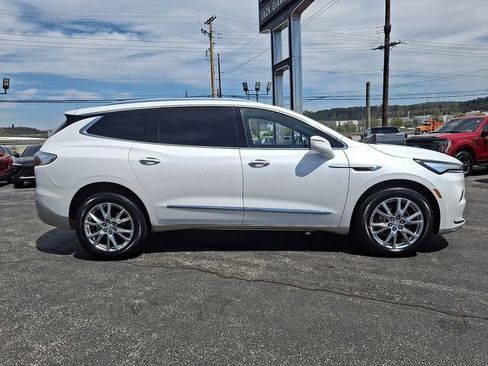 Used 2023 Buick Enclave Essence w/ Experience Buick Package AWD/4WD image 8