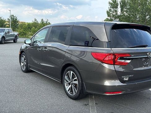 Used 2023 Honda Odyssey Touring image 9